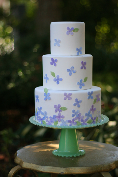 DIY: Edible Hydrangea Cake - Project Wedding